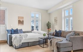 New! Huge Modern Apartment! Fit For Two Families!